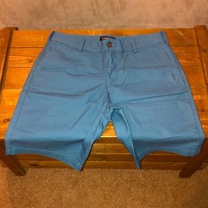 Express men’s Classic Fit shorts NWOT 30